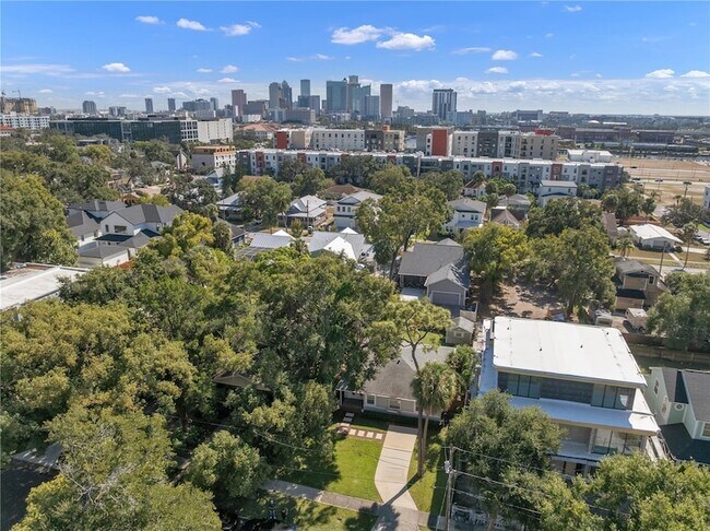 Foto del edificio - 314 W Frances Ave