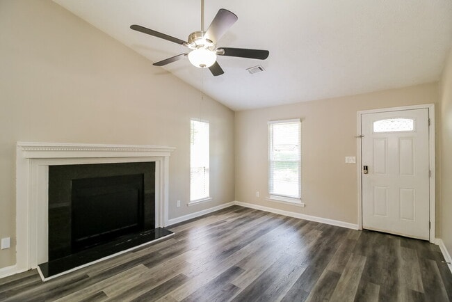 Building Photo - 7943 Taylor Cir
