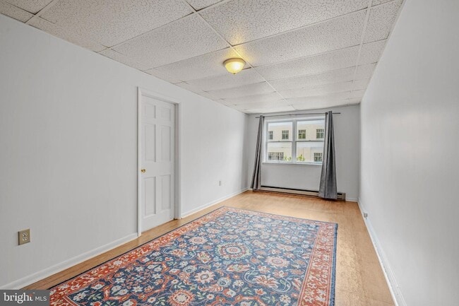 Building Photo - 15 N Washington St