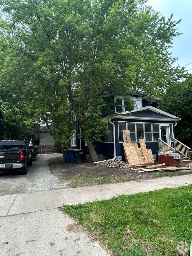 Building Photo - 739 Franklin St