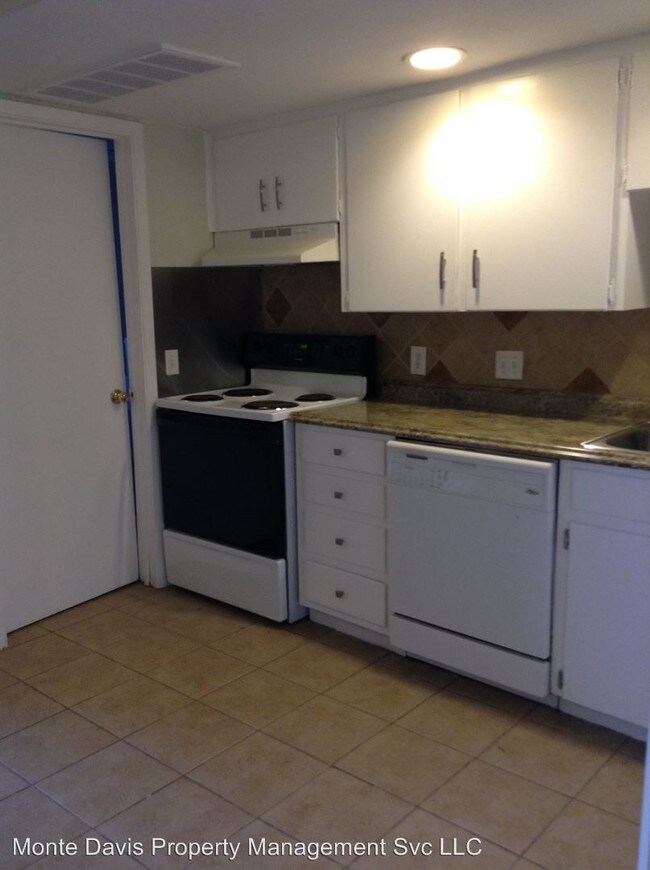 Building Photo - 3210 Mossrock Dr