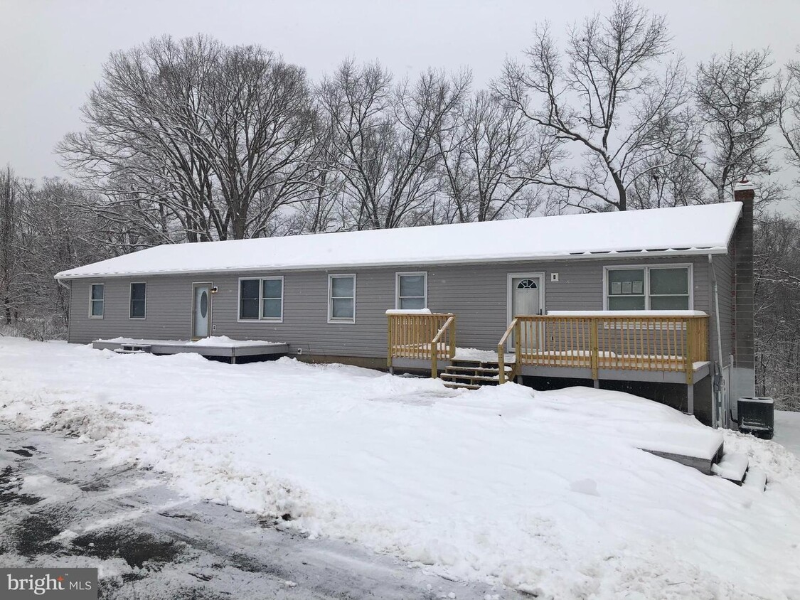 Primary Photo - 6918 Hedgesville Rd