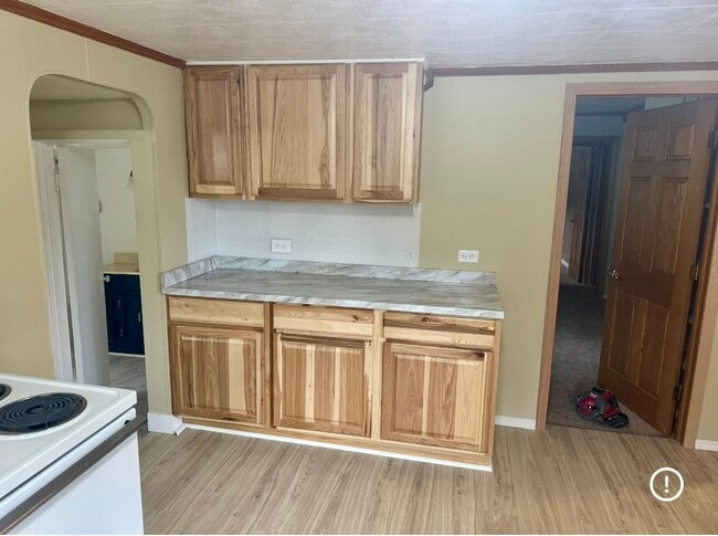 Building Photo - 2928 S Mackinaw Trl