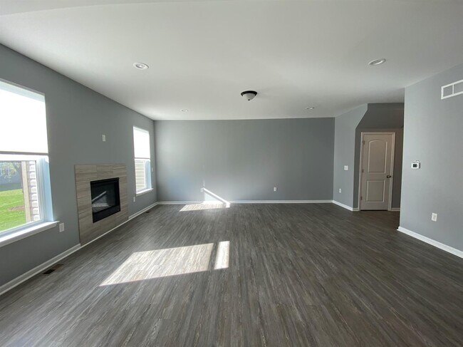 Building Photo - 2742 Brooklyn Dr