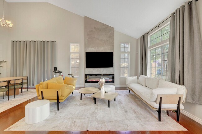 Foto del edificio - 2136 Birch Gray Dr