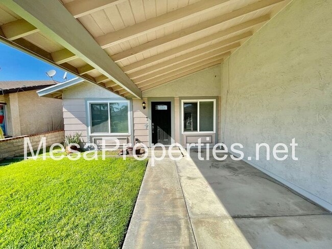 Building Photo - 16140 Rosemary Dr