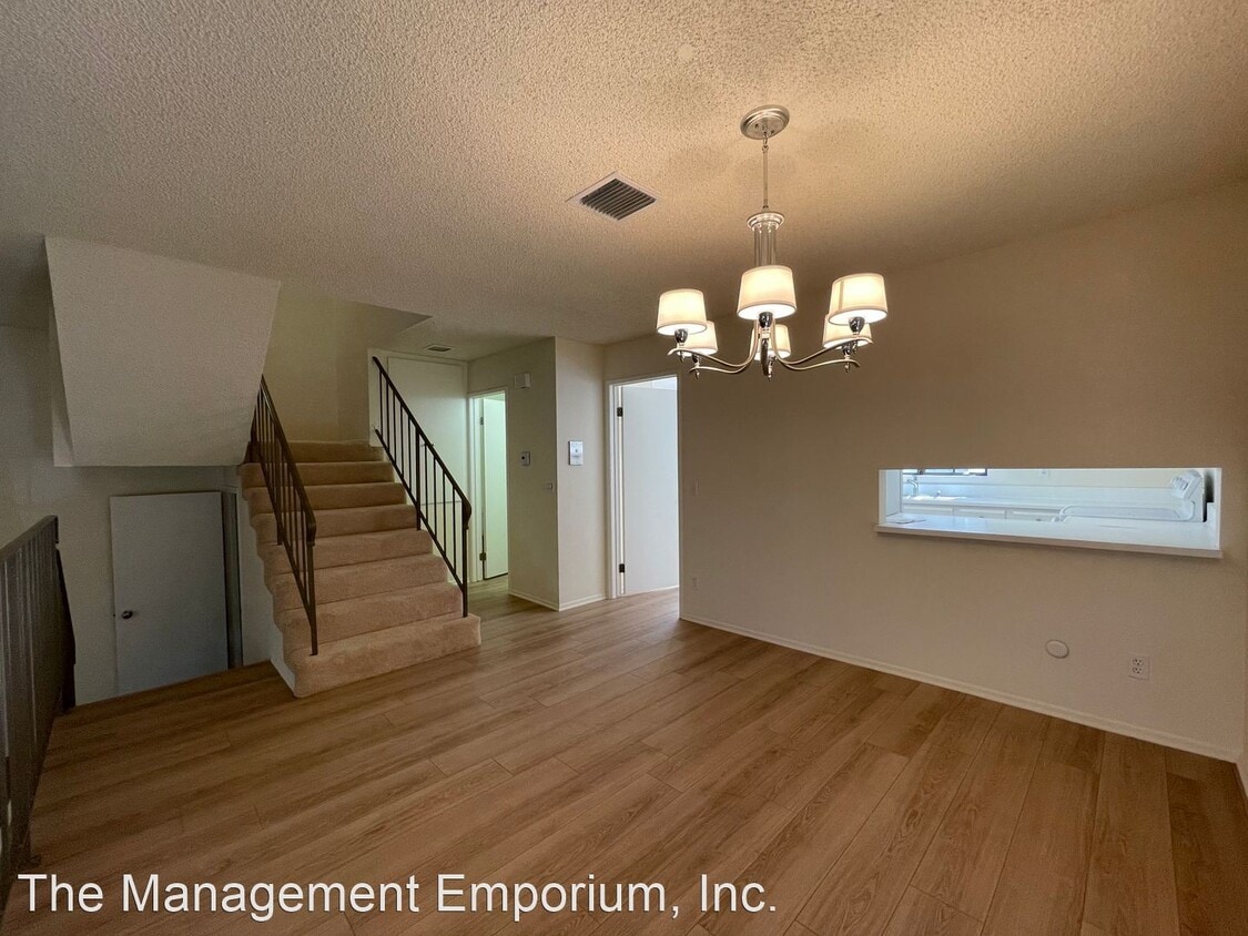 Primary Photo - 3 br, 2.5 bath House - 1122 Campbell St. #1
