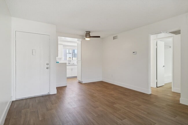 Building Photo - Terre at Creek