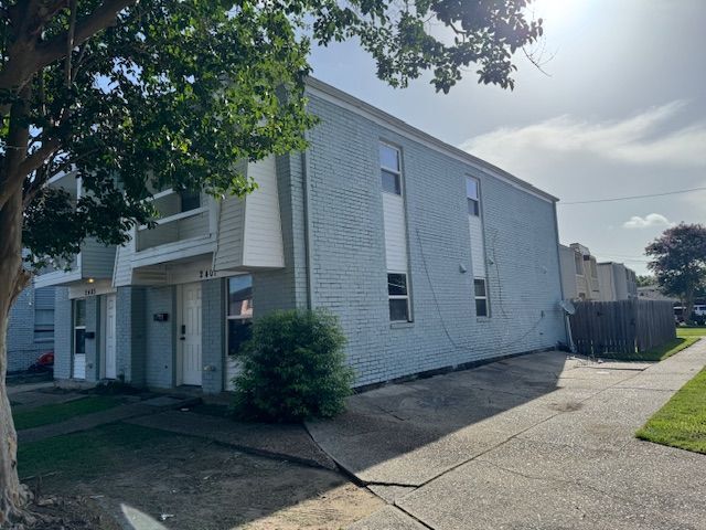 Building Photo - 2401 Caswell Ln