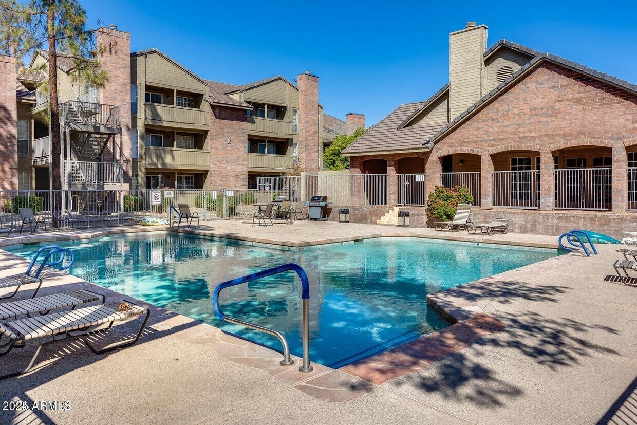 Foto principal - 200 E Southern Ave