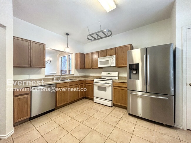 Building Photo - 6013 Negley