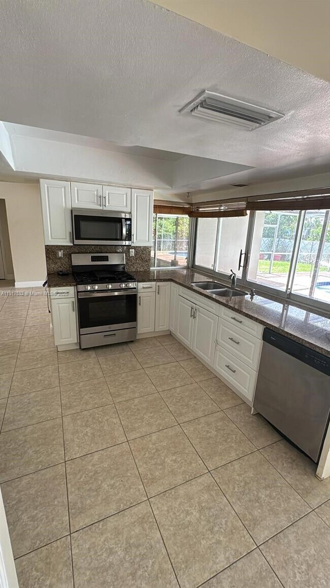 Foto del edificio - 8430 NW 25th Ct