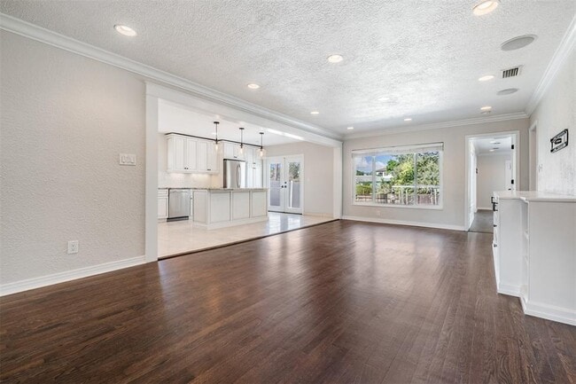 Foto del edificio - 640 Geneva Pl