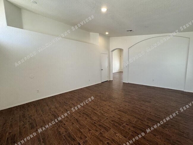 Building Photo - Now Available – Modern 4-Bedroom Home in P...
