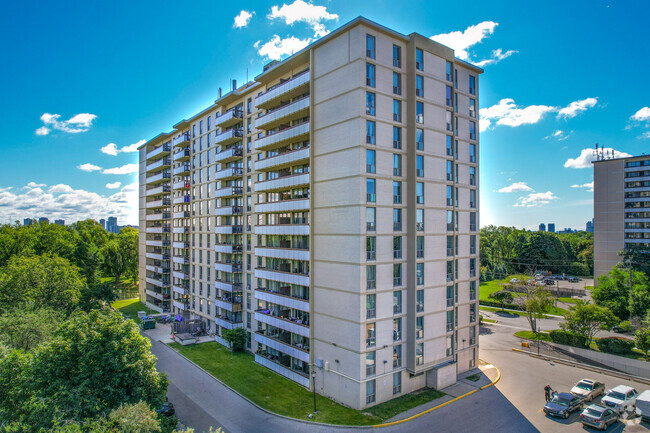 Building Photo - Bayview Square North