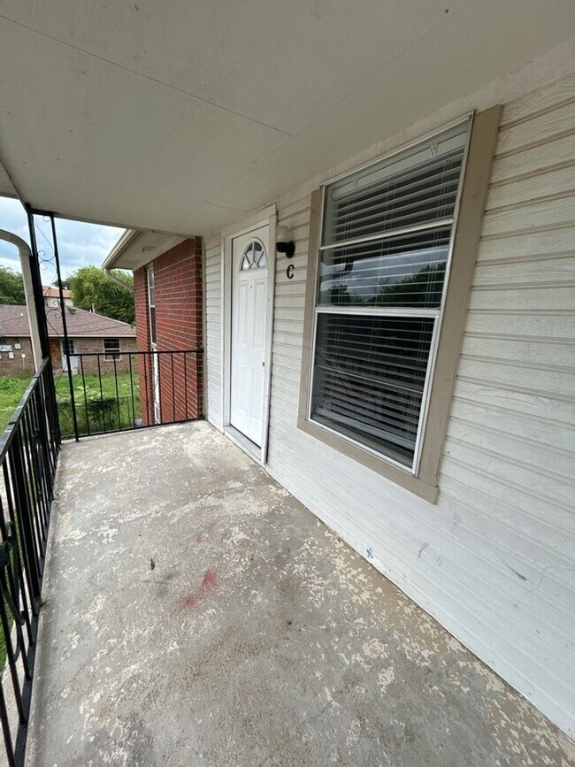 Building Photo - 4804 Cedarhill Cir