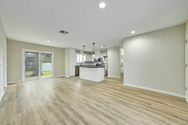 Building Photo - 2505 Audubon Pl