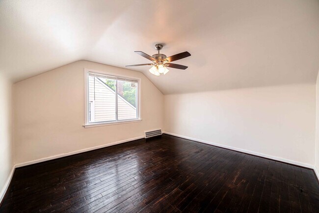 Foto del edificio - 3 bedroom - 1 bath - Melvindale - $1295