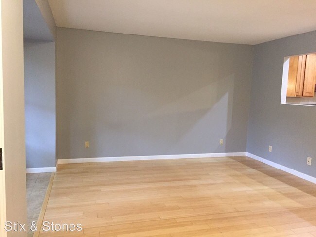 Foto del edificio - 4 br, 3 bath House - 6453 Newcombe Ct