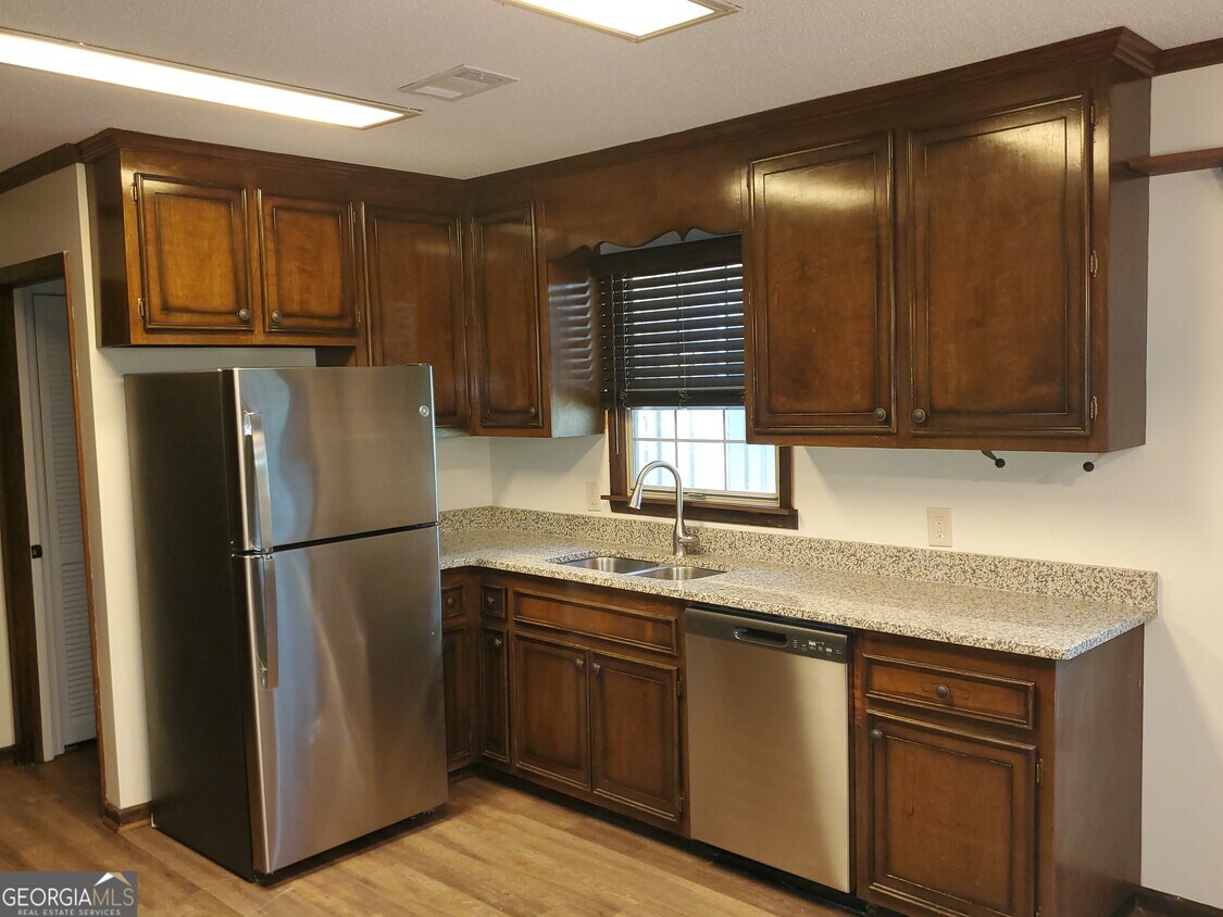 Building Photo - 1331 2nd St