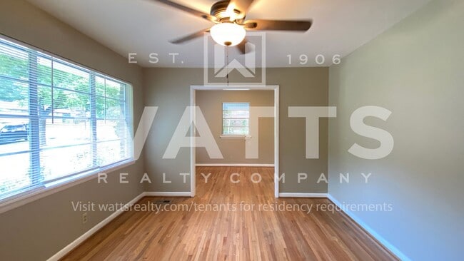 Foto del edificio - Comfortable 3 Bedroom/1 Bath Home in Fores...