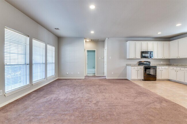 Foto del edificio - 8690-8690 Holly St