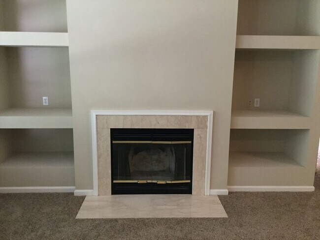 Building Photo - 8499 Beresford Ln