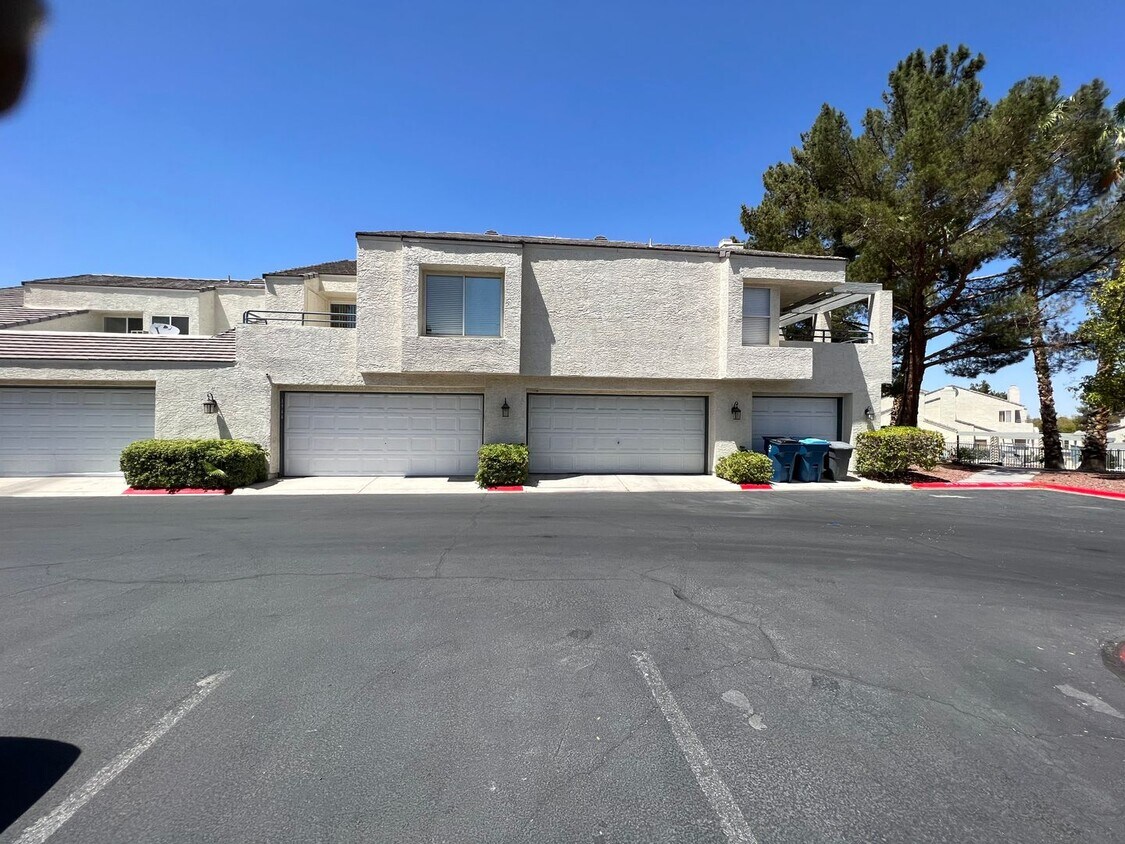 8940 Clairton Ct, Las Vegas, NV 89117 Townhome Rentals in Las Vegas