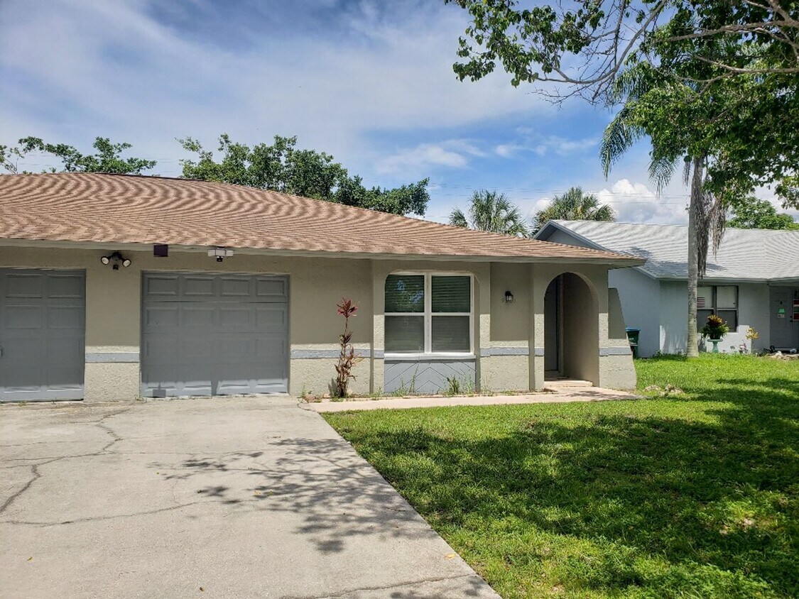 Foto principal - 3/2/1 Completely remodeled unit! Available...