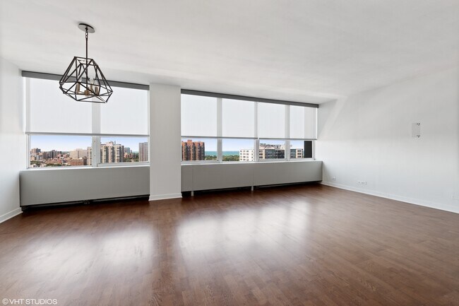 Building Photo - 655 W Irving Park Rd