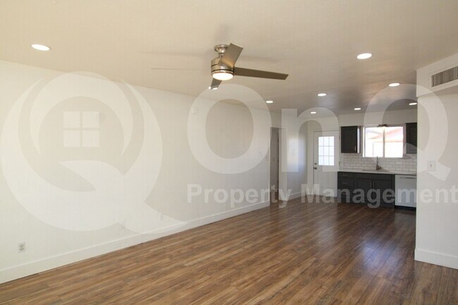 Building Photo - 3132 E Edgewood Ave