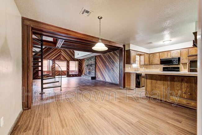 Foto del edificio - 3329 N Peebly Dr