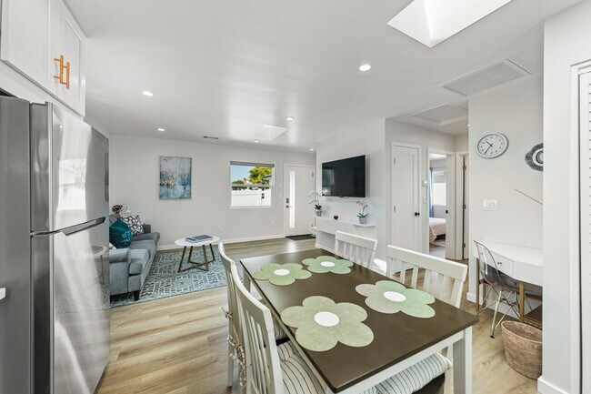 Foto del edificio - 3021 W 83rd St