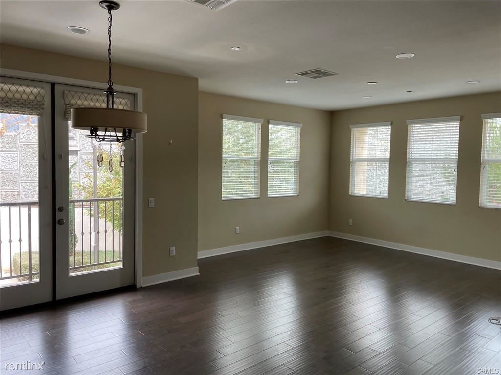 Primary Photo - 3 br, 4 bath Condo - 539 W Foothill Blvd U...