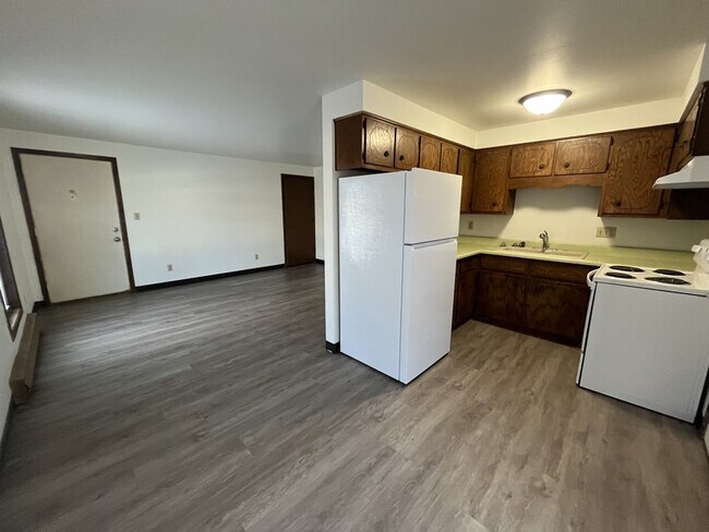 Foto del edificio - 2421 Camelot Blvd