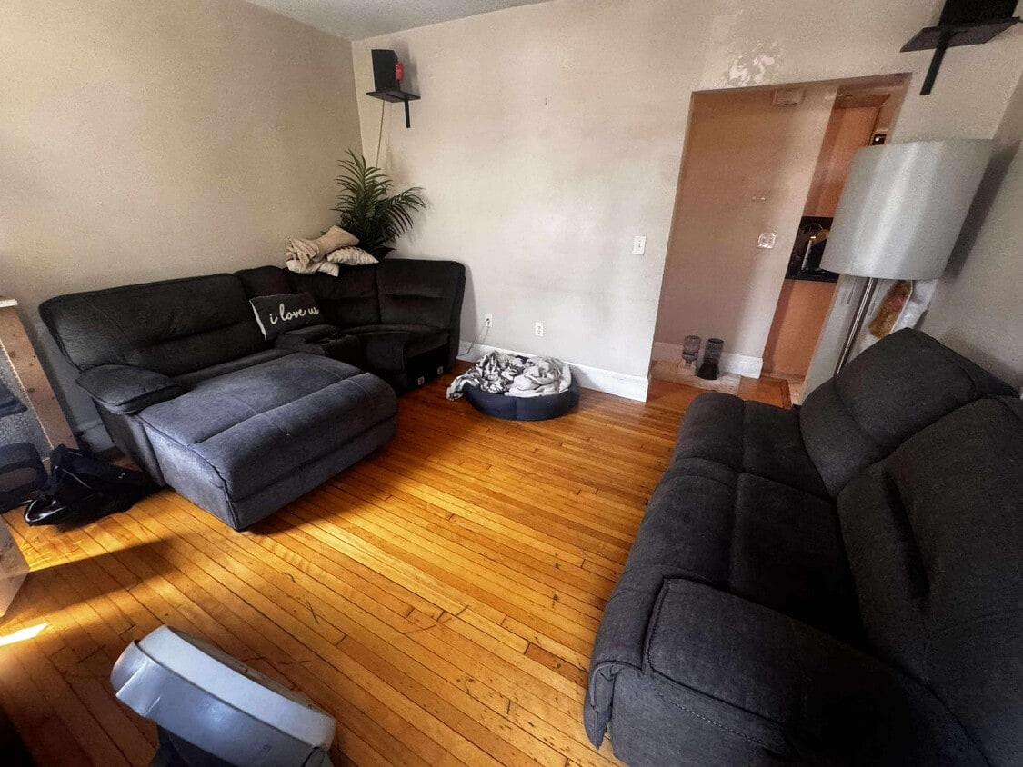 Primary Photo - 420 Talbot Ave