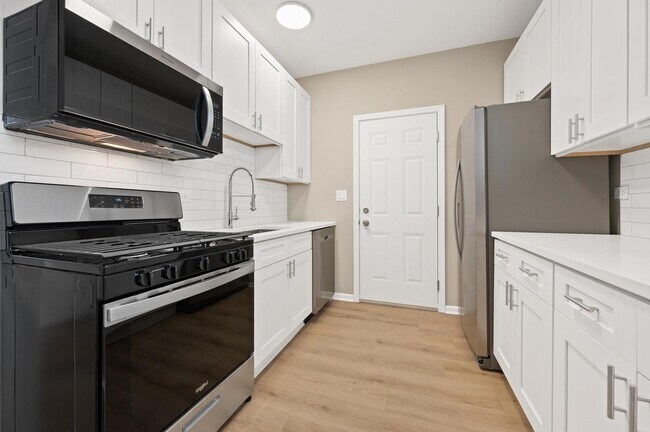 Foto del edificio - 3311 N Ravenswood Ave