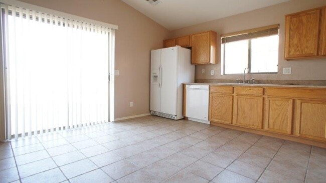 Building Photo - 6614 E Lush Vista View