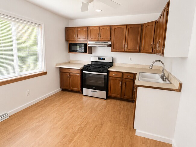 Foto del edificio - 1108 E 5th St
