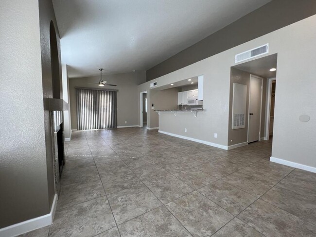 Foto del edificio - 7570 W Flamingo Rd