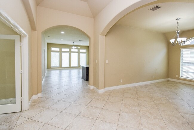 Foto del edificio - 10310 Rouken Glen Ct.