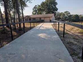 Building Photo - 4210 SW 89th Ave