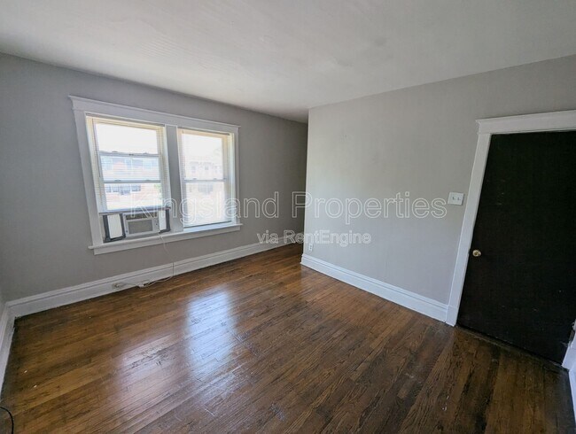 Foto del edificio - 5028 Chippewa St