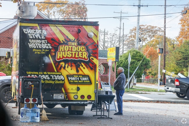 Grab an authentic Chicago style hot dog at the Hot Dog Hustler food truck in Ronkonkoma.