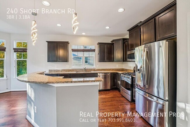 Building Photo - 240 Short Branch Rd