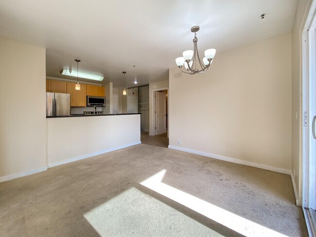 Foto del edificio - 6400 Christie Ave