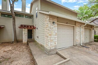 Building Photo - 512 Eberhart Ln