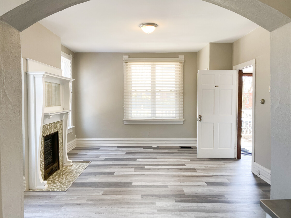 Living Room - 432 E Whittier St