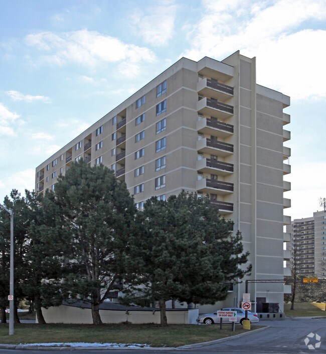 Photo du bâtiment - 511 Canonberry Court & 666 Terrace Drive