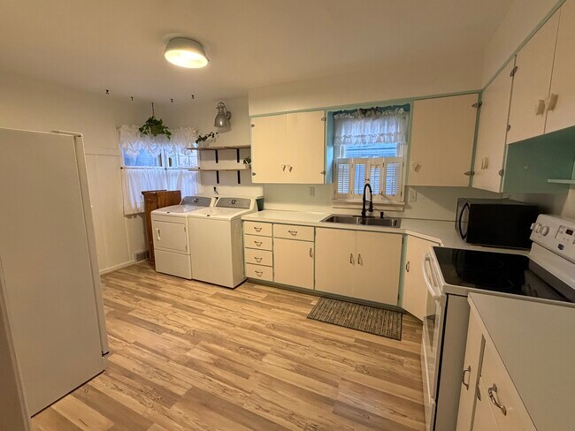 Foto del edificio - 181 W Custer Ave